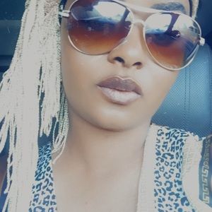 Meet your Posher, Adama